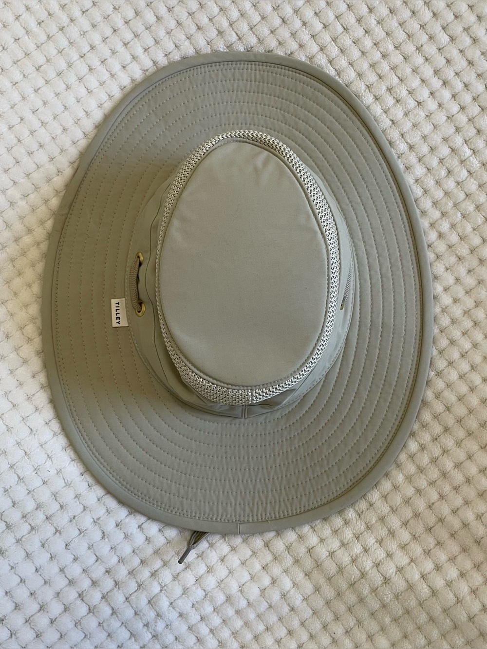 Tilley Airflo Wide-Brim Sun Hat in Light Gray